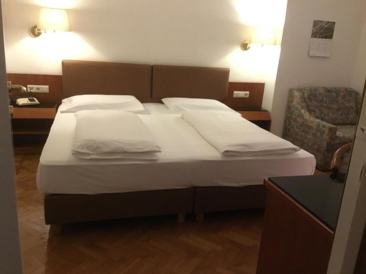 Hotel Adria ボルツァーノ エクステリア 写真