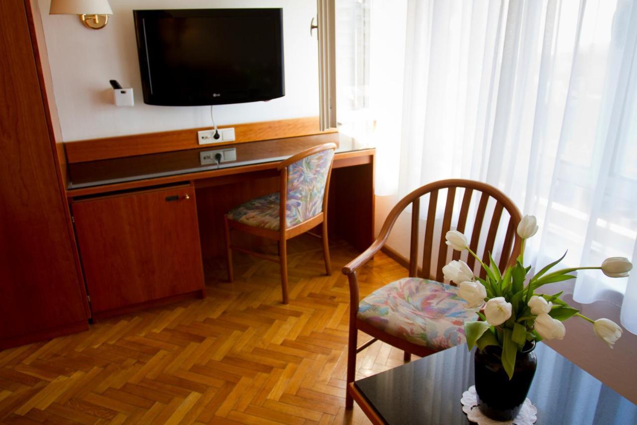 Hotel Adria ボルツァーノ エクステリア 写真