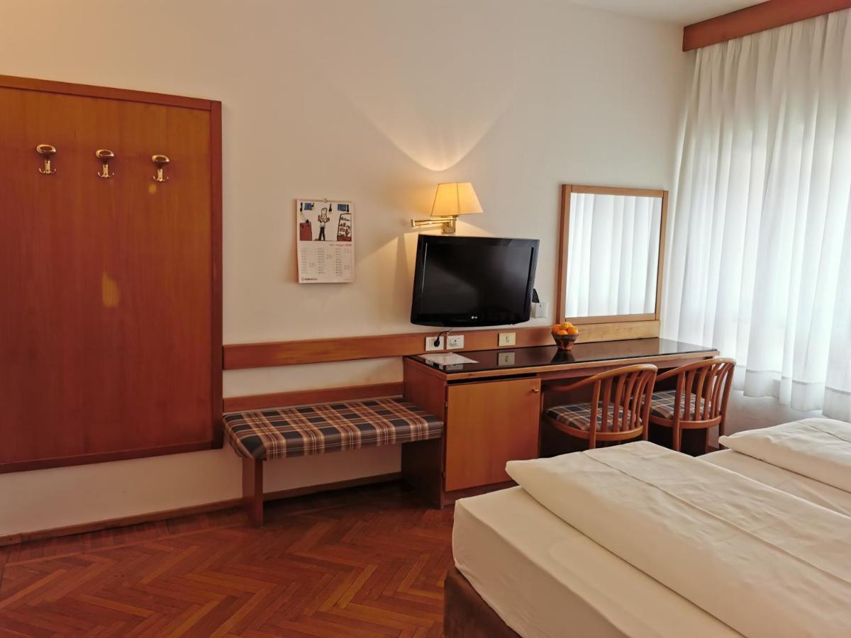Hotel Adria ボルツァーノ エクステリア 写真