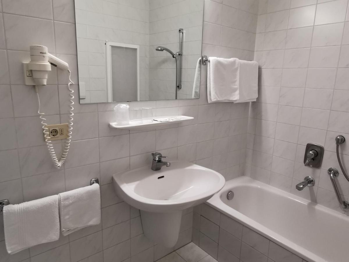 Hotel Adria ボルツァーノ エクステリア 写真